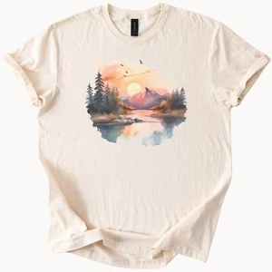Aquarell Mountain Sunset River Grafik T-Shirt - Bild 1 von 7