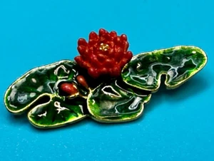 Water Lily Pad Lotus Flower Vintage Brooch Pin Signed By Museum Of Fine Arts - Picture 1 of 14