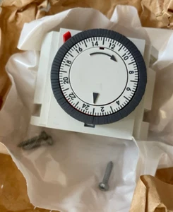 Glühwürmchen Betacom 24 30 Mechanische Uhr Zeitschaltuhr Timer 0020038529 Neu & Originalverpackt - Bild 1 von 8