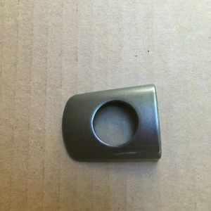 PEUGEOT 308 FRONT DOOR HANDLE KEY LOCK PLASTIC COVER TRIM - Picture 1 of 3
