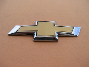 16 17 18 19 20 21 22 CHEVROLET SPARK REAR EMBLEM LOGO BADGE SIGN USED OEM A47137 - Picture 1 of 3