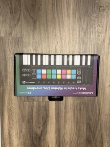 Novation LaunchKey Mini - Picture 1 of 4