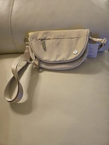 Lululemon ALL NIGHT FESTIVAL BAG MICRO White Opal Silver 2L SOLD OUT! - Picture 1 of 6
