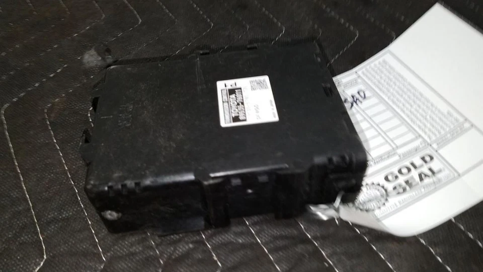 Chasis transmisión ECM tablero derecho compatible con 14-17 LEXUS CT200H 2183039 Foto 1 de 4