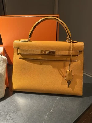 HERMÈS Kelly 32 Amarillo Sellier Cuero Foto 1 de 4