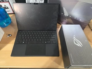 ASUS ROG Flow Z13 2025 / 32 GB de RAM / Ryzen AI MAX + 395 / 1 TB GZ302E - Imagen 1 de 4