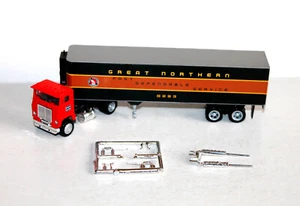 CAMION POIDS LOURD 1/87, TRACTEUR BURLINGTON + SEMI REMORQUE GREAT NORTHERN G293 - Picture 1 of 6