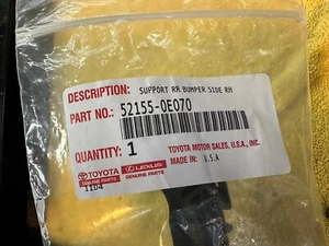 OEM Toyota 52156-0E070 Driver LH Rear Bumper Support 2014-2019 Highlander - Foto 1 di 10