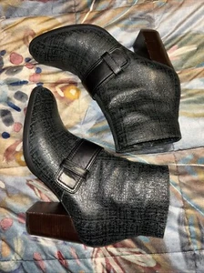 Chie Mihara Spain 38 US 8 Textured Zip Heeled Ankle Boots Booties Black Leather - Picture 1 of 11