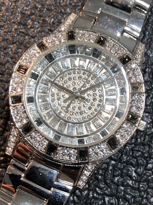 Reloj Victoria Wreck Mujer Tono Plateado Esfera Gemada Damas PARA REPUESTOS O REPARACIÓN Foto 1 de 4