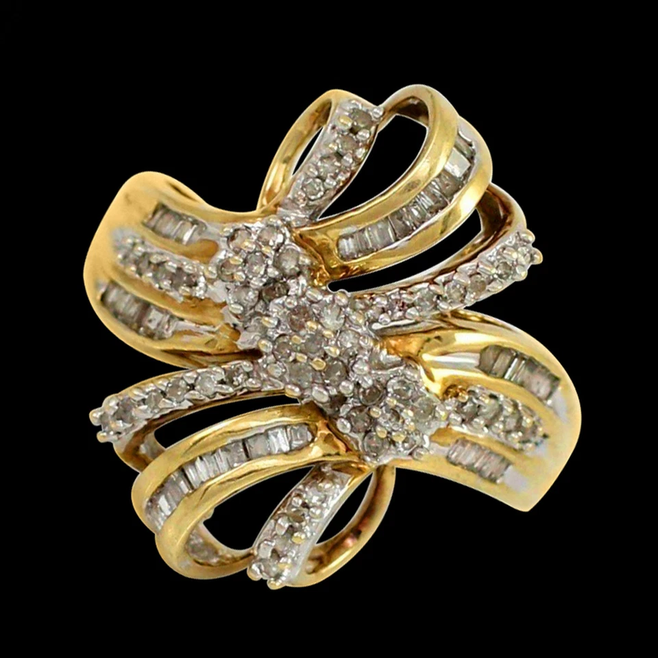 Anillo de derivación de cinta con racimo de diamantes redondos naturales de 1/2 quilate de oro amarillo sólido de 14 K Foto 1 de 1