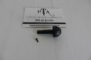 TRIUMPH BONNEVILLE CARBS SPEEDO - PERNO Y TORNILLO ODÓMETRO *VER NOTAS* - Imagen 1 de 5