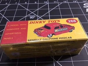 Atlas Editions Dinky Toys 268 - Renault Dauphine Minicab - Red - Picture 1 of 3