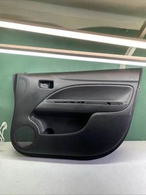 Panel de cubierta de moldura de puerta delantera derecha Mitsubishi Mirage G4 2017-2020 7221T0502 OEM Foto 1 de 4