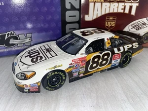 Action Dale Jarrett #88 UPS 2002 Ford Taurus 1:24 Scale Die Cast - Picture 1 of 7