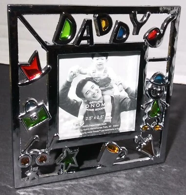 Marco de fotos Kohl's Sonoma Daddy se adapta a 2 1/2" x 2 1/2" Free Standing Father Day Foto 1 de 4