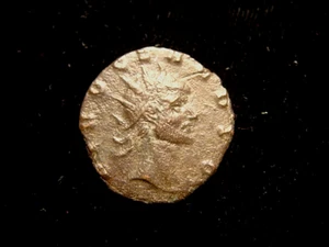 CLAUDIUS II GOTHICUS. 268-270. Commemorative ANTONINIANUS. CONSECRATIO. Altar. - Picture 1 of 2