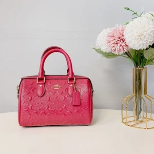 Coach CH276 Mini Rowan Umhängetasche aus charakteristischem Leder in Strawberry Haze - Bild 1 von 7