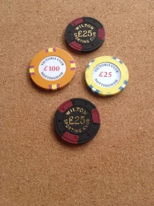 4 HIGH VALUE CASINO CHIPS: WILTON & VICTORIA CLUBS. NOTTINGHAM. - Picture 1 of 2