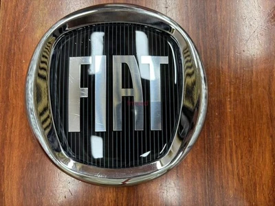 FIAT 500 ALBEA DOBLO PANDA BRAVO PARRILLA DELANTERA CAPÓ EMBLEMA INSIGNIA LOGOTIPO ORIGINAL Foto 1 de 3