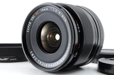 [COMO NUEVO] Lente Fujifilm Fujinon SUPER EBC XF 14mm F/2.8 R con capucha... - Imagen 1 de 4