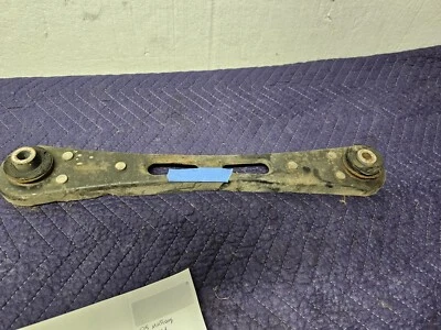 Brazo de control inferior trasero izquierdo o derecho Ford Mustang 2005-2009 OEM  Foto 1 de 4