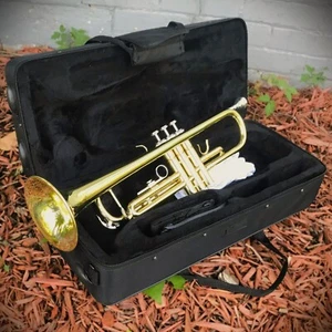 Gold Bb Student Band Trumpet with 7C Mouthpiece & Case Full Size Brass Trumpet - Picture 1 of 9