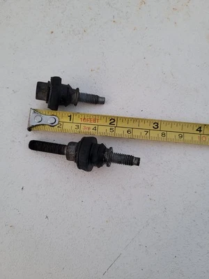 05-10 Chrysler Dodge Jeep Cubierta de válvula de motor Tornillos 4.7L 5.7L 6.1L Foto 1 de 4