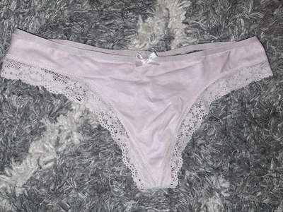 Tanga Panty Vs Muy Sexy Imitación Cuero Tirantes Bk NUEVO TAMAÑO Pequeño Soñador Lila  Foto 1 de 3