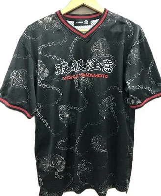 Camiseta Yohji Yamamoto The Black Eye Patch Game Malha Vermelha Usada - Imagem 1 de 4