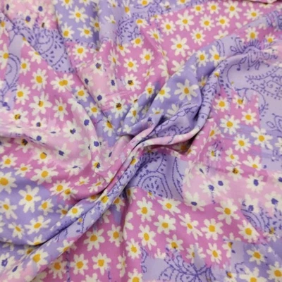 Purple Daisy Cotton Viscose Fabric – Soft Lightweight Floral Material for - Image 1 of 4