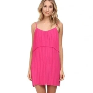 BCBGeneration rosa Mini plissiert Spaghetti-Riemenkleid - Bild 1 von 7