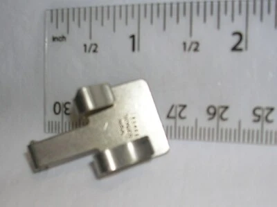 SINGER Sewing Machine Chain Stitch Thread Guide 163455 Vintage NOS - Image 1 of 2