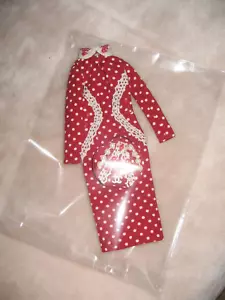 fashion royalty outfit with a red bag - Picture 1 of 5