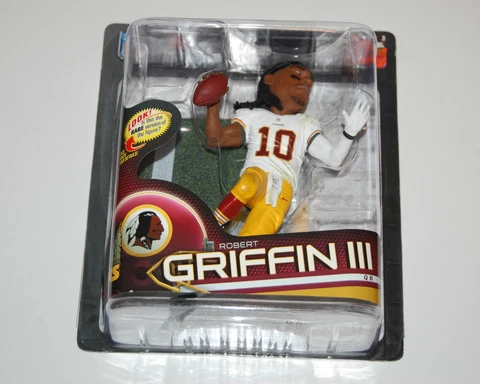 WASHINGTON REDSKINS ROBERT GRIFFIN III NFL SERIES 32 ACTION FIGURES CL 1025/3000 Cover