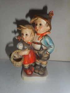 Figura Hummel SORPRESA #94 TMK-3 Niño pequeño, niña con/cesta 5,75" 2513 - Imagen 1 de 8