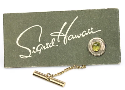 Prendedor Sigrid Hawaii Peridoto del Pacífico Aloha Tono Dorado Tie Tack Nuevo en Tarjeta Foto 1 de 4