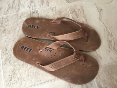 Novo $75 Couro Recife Bronze Marrom Abridor de Garrafa Chinelos Tanga Sandálias Masculinas 12 - Imagem 1 de 4