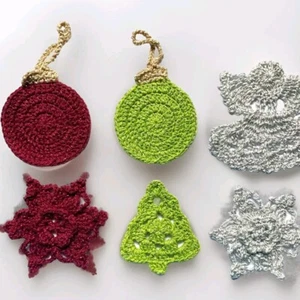 Handmade Crocheted Snowflakes Set of 6 Stunning Christmas Tree Baubles - Picture 1 of 16