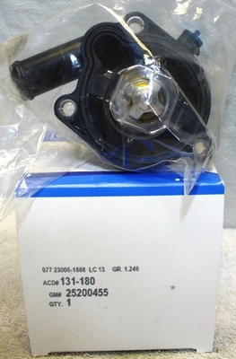 Conjunto de entrada de termostato de refrigerante Buick/Chevy NOS AC Delco 131-180 GM 25200455 Foto 1 de 4