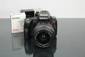 Sony SLT A33 + Sony DT 3.5-5.6/18-55 Lens Digital SLR Camera - Bild 1 von 8