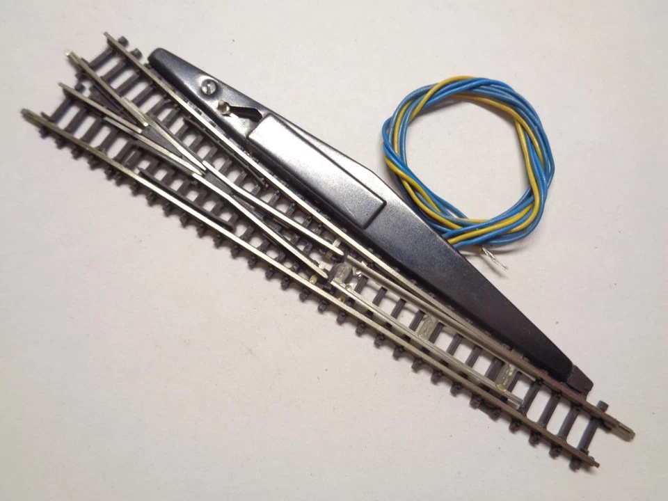 Märklin Mini Club 8563 Electric Turnout 13° Right (14603) - Image 1 of 1