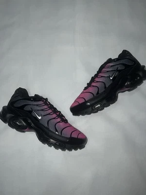 Nike Air Max Plus TN - Nere e Fucsia - Taglia EU 42 - US 8.5 - UK 7.5 - 26.5 CM - Imagen 1 de 4