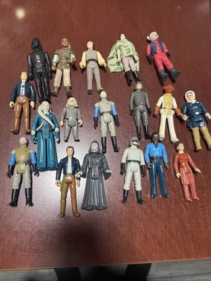 Lote De Colección De 18 Figuras De Acción Kenner Star Wars Foto 1 de 4