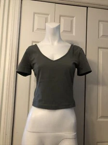 Lululemon Size 4 Cropped Tee Nulu Sage Green Tag Removed Excellent No Flaws - Picture 1 of 2