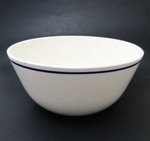 "Tazón para servir ensalada de mezcla GIEN France blanco con tira azul 9"" x 6,5" - Imagen 1 de 5