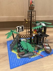 LEGO Pirates: Forbidden Island (6270)