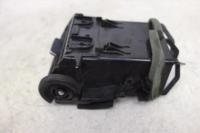 Ventilación del tablero del pasajero delantero Nissan Versa 2007-2009 Sl 68760-El01a Foto 1 de 4