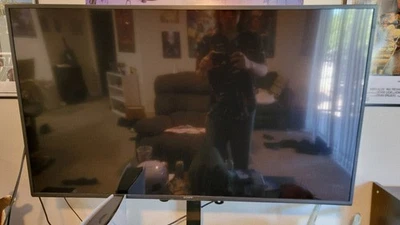 Flat Screen LED TV 42-Inch KD-50X77L Bravia Vu31 4K - Image 1 of 4