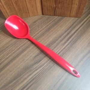 Cucchiaio da cucina vintage rosso mirtillo melamina Taiwan 11,5" - Foto 1 di 4